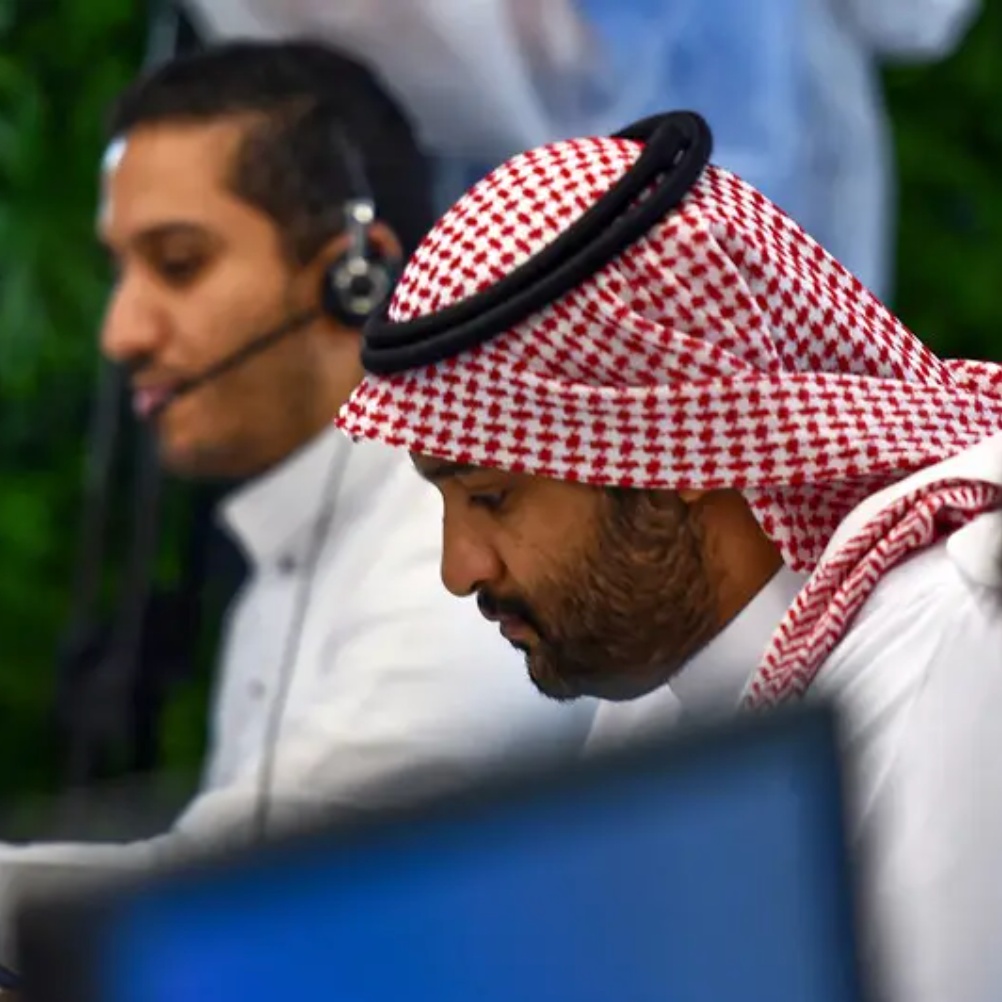 خدمة عملاء على مدار الساعه